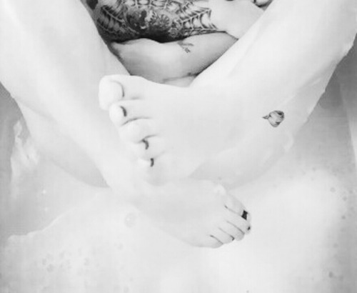 Sex erinalkaline:  Black & white, tub filthiness pictures