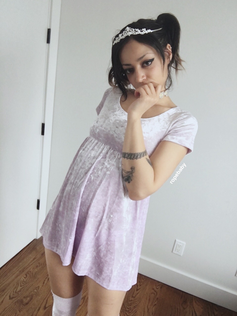 desired-doe: xomoodynymphetxo: so cute! I need this entire look??? 