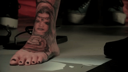sizvideos:  Amazing Videomapping on tattoos, no post-production was used! Watch the video 