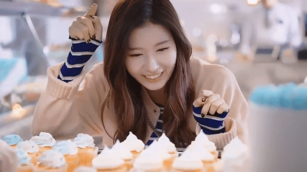 sanavabich:  SPRISxTWICE ~ Sana