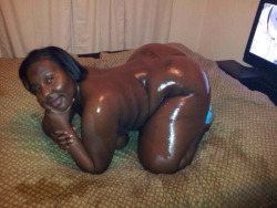 retardedthick:  SHINY CHOCOLATE BBW 😍😍😍