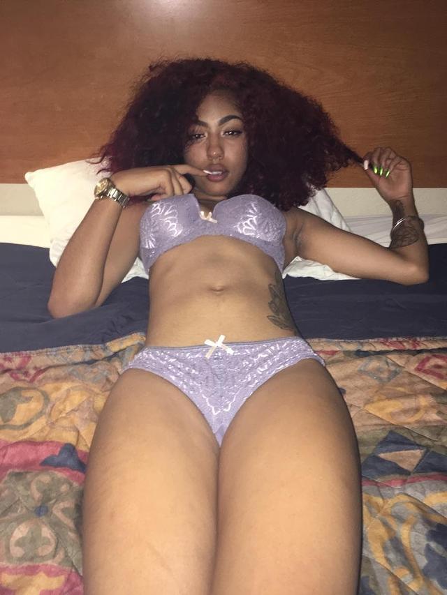 sidebitchesonly:  sidebitchesonly