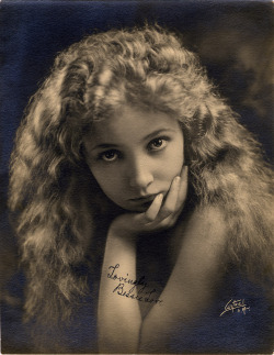 maudelynn:  Bessie Love, by Witzel 