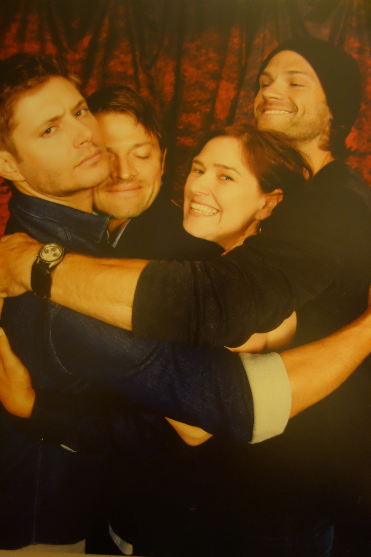 brendaramblings:  I just asked Misha to stand in the middle for my J2M photo whilst