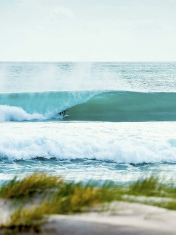 surfsouthafrica: Jack Freestone. Backhand barrel. Photo: Duncan MacFarlane 