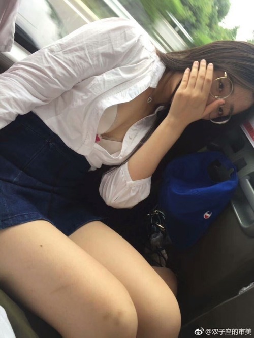 openinger: wolegeca123: 眼镜女友1 想搞个文艺女，就想知道她床上的眼神表情