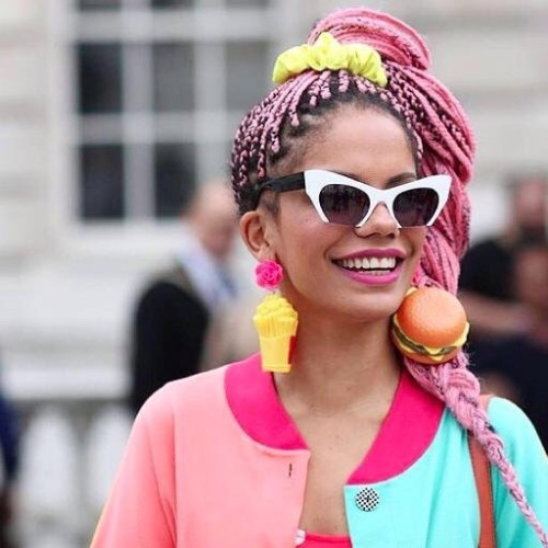 ebonyzerscrooge:  rosemhelores:Miss Magá Moura appreciation post!! Iam obsessed with this girl. These pink braids are giving me life and not to mention the earrings and the sunnies😍🎀👑💗  THE BARBIE HEAD EARRING