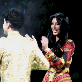 chewchieisfat:  paisleysprince:  Get off the stage! Prince boots Kim Kardashian offstage