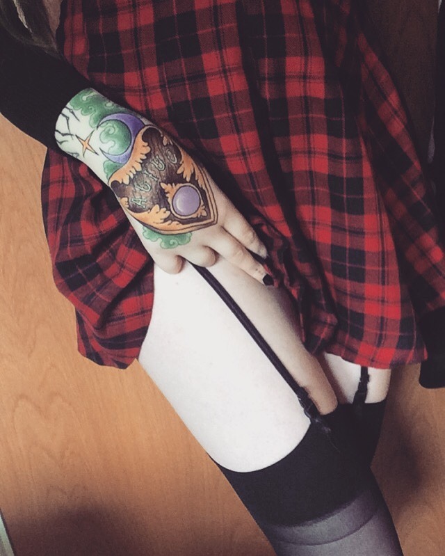 creepsvillecentral666:  Plaid princess✨