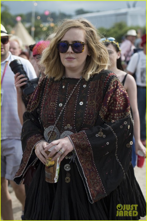 adoreyouadele:  Adele and Simon’s new photo in Glastonbury Festival.