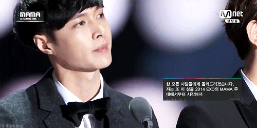 lil-duckling:  Lay’s winning speech “Artist of the Year in Asia” 