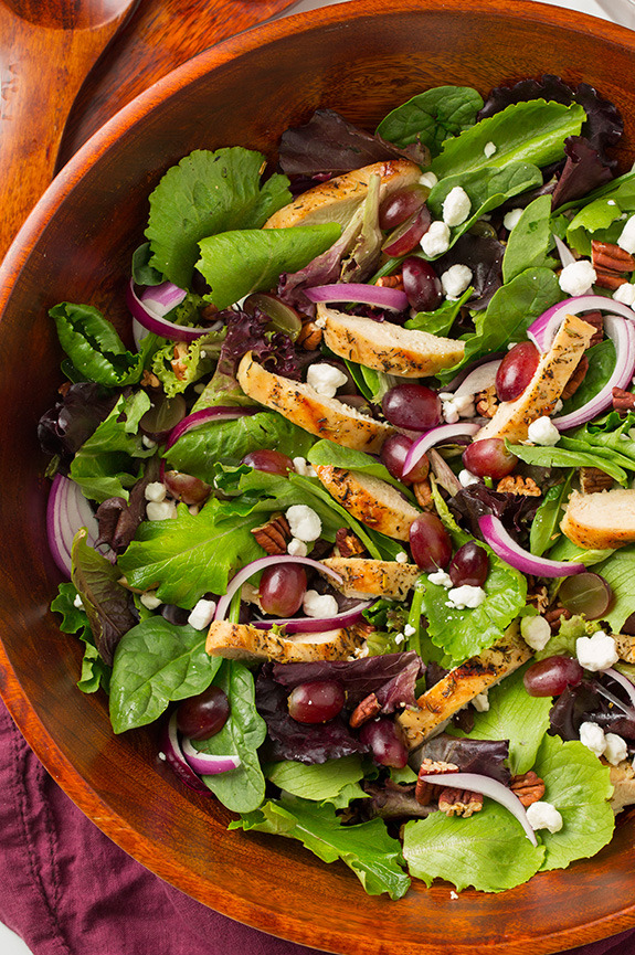 guardians-of-the-food:  Grilled Chicken and Grape Spring Salad with Goat Cheese and