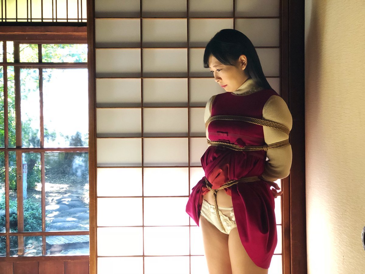 justscreenshots:  Shibari Naka AkiraModel Haruka YamadaPhoto SANWA