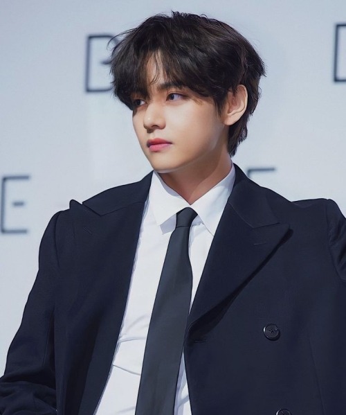 Which Tae Do You Imagine For Mid? Do You Have Like A Mood Board? Im A New Reader So All I Can Imagine