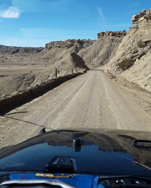 Down. #mine #brazenhabits @brazenhabits #newmexicosky #newmexico #nmigers #girldrives #jeepwrangler 