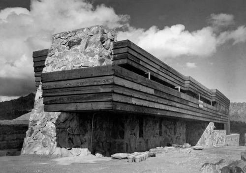 ofhouses: 646. Frank Lloyd Wright /// Rose Pauson House (Shiprock) /// Phoenix, Arizona, USA /// 193