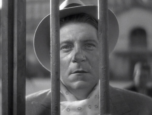 ozu-teapot:  Pépé le Moko | Julien Duvivier | 1937 Line Noro, Jean Gabin