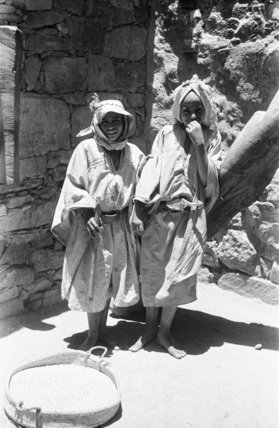 بورتريهات من جبل حرفة، عسير. - 1947م.تصوير: ولفريد ثيسجر.