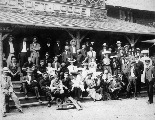 Bisbee (Arizona) Baseball Club at Cloudcroft Lodge, Cloudcroft, New MexicoDate: 1900?Negative Number