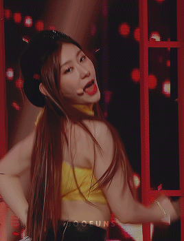 200325 Wannabe (chaeryeong)