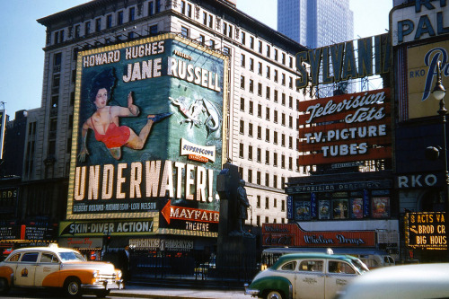 Times Square, Broadway between 45th and 47th, New York City / photos from the 1950′s.