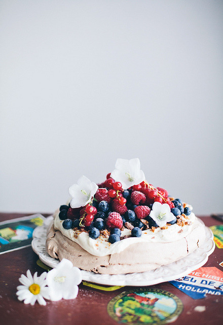 timefliestoday:  Cake by Call me cupcake on Flickr. 