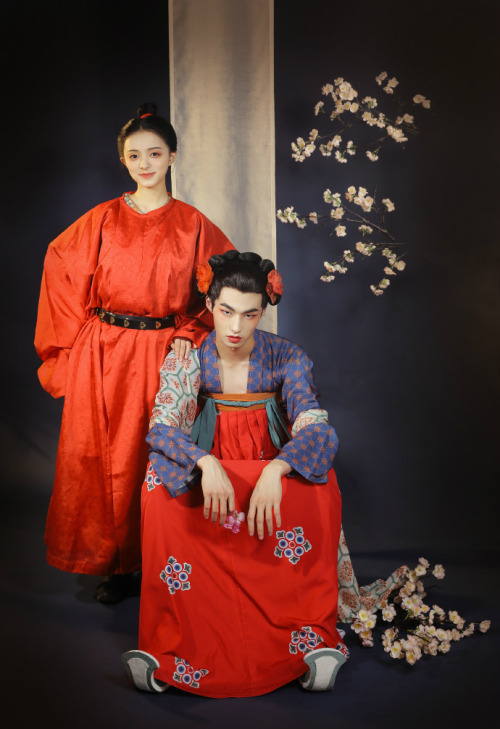 hanfugallery:Traditional Chinese hanfu in historically accurate style of Tang Dynasty by 阿时爱吃红烧肉