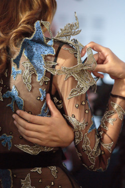 Eliesaab:embroidery Comes To Life In Gold And Cobalt Blue #Impressionsofny 