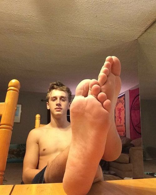 barefootbro22: Might jack off to him
