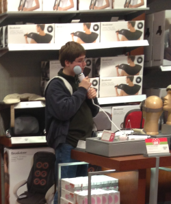 kellyannechaos:  pansexualprincess:  today at the mall i saw some boy using a vibrator to massage his face and I silently thanked the lord for camera phones  Thats not actually a “vibrator”. It is a hitachi, which is ACTUALLY meant for personal body