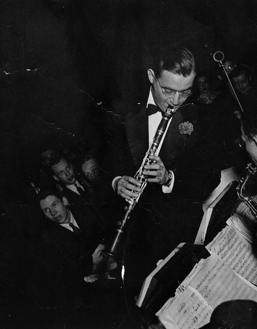 talentspast:   Benny Goodman &amp; his orchestra performing at Hotel Pennsylvania's