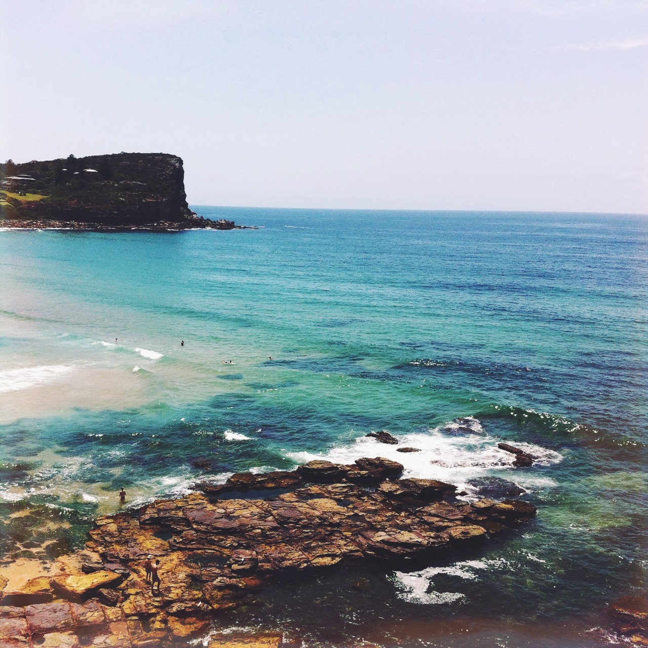 april-hawson:  Avalon Beach at the height of summer 💗 