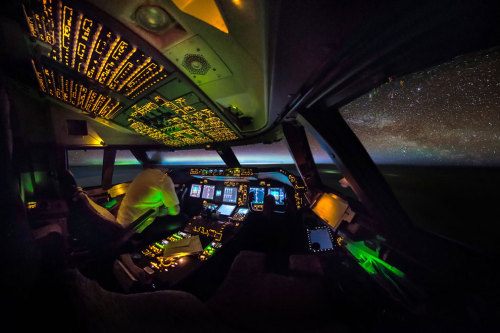 culturenlifestyle: Spectacular Views Of The Night Sky From The Cockpit Airplane pilots literally hav