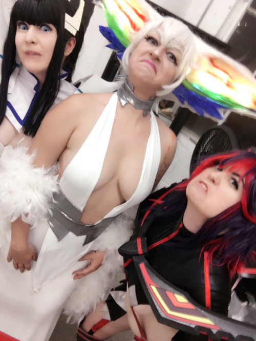 nsfwfoxydenofficial:   Like mother … like… daughters??  Here’s some behind the scenes from  our trio kill la kill shoots that were shot right before AX!  So excited  about these.    @amyfantasy is Ragyo and @bunnyqueenmodeling is Ryuko  For a huge