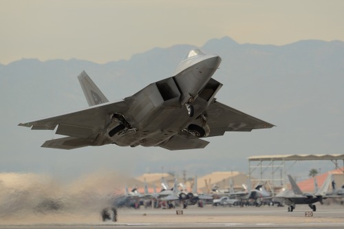 rocketumbl:  F-22A 