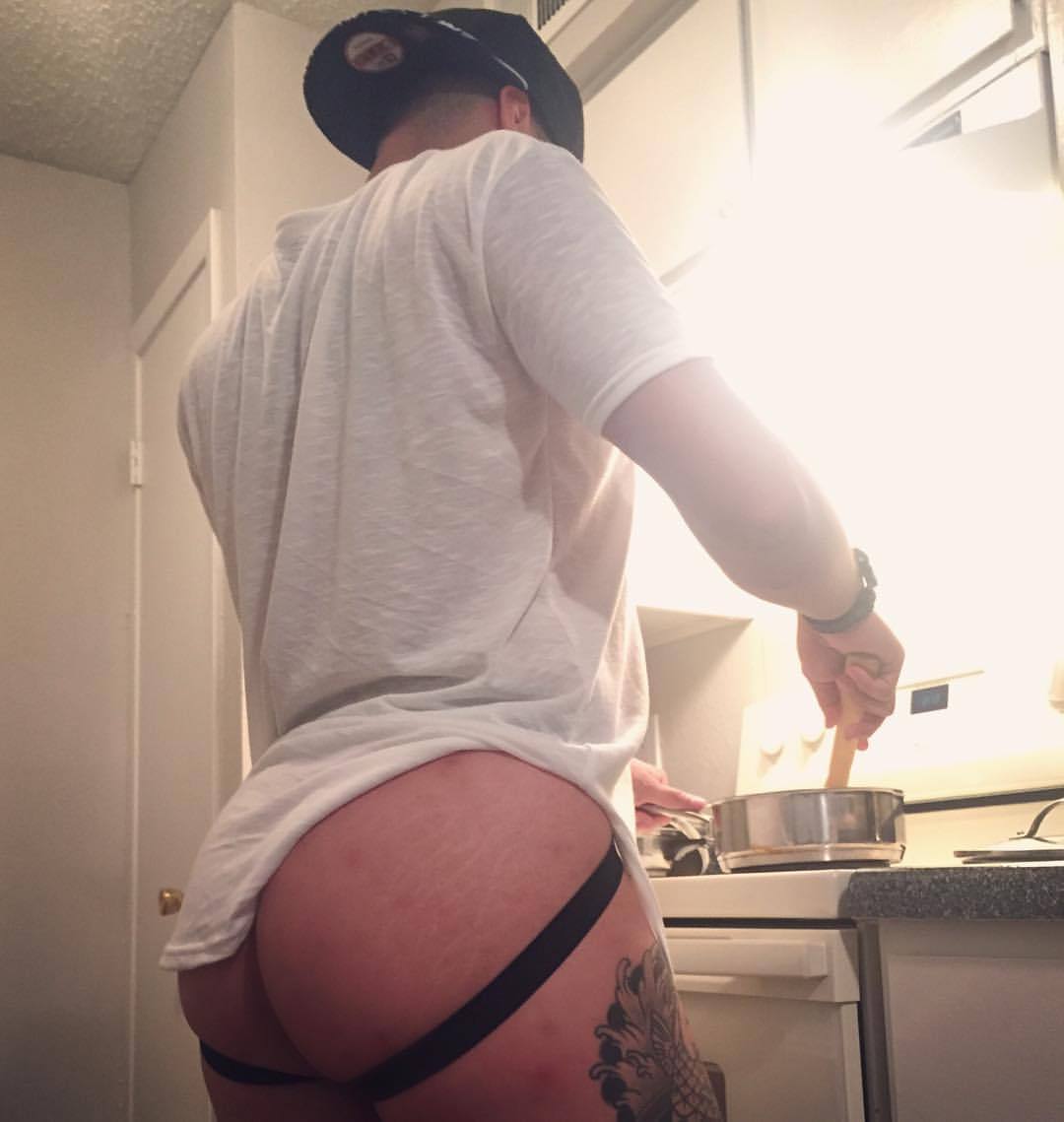 jcakezz:  #HappyHumpDay Fam! Friendly reminder to always meal prep 🍳