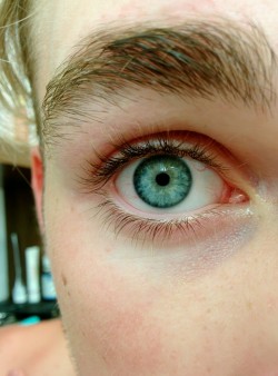 benzinduft:  today, a girl told me i had pretty eyes