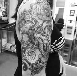 tattoos-with-acid:  my tattoo artist added