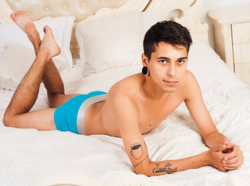 Sex nudelatinos: Watch sexy twink boy David Cecilia pictures