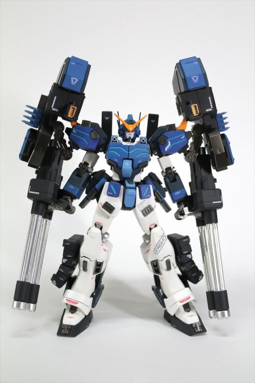 Base Model: Master Grade 1/100 Gundam Heavyarms EW VersionCustomized by: Αng 마 Buy Now (Base Model):