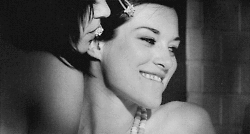 angelicsubmissive:  Her facial expressions are priceless ! 