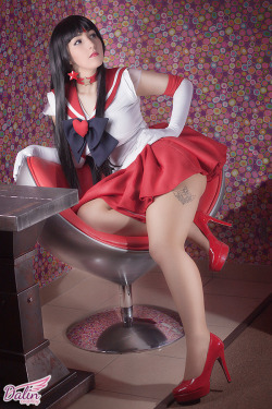 hotcosplaychicks:  Rei Hino by DalinCosplay check out http://pizzagamesandzombies.com