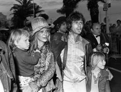 Thegoldenyearz:  Anita Pallenberg And Keith Richards With Their Children Marlon And