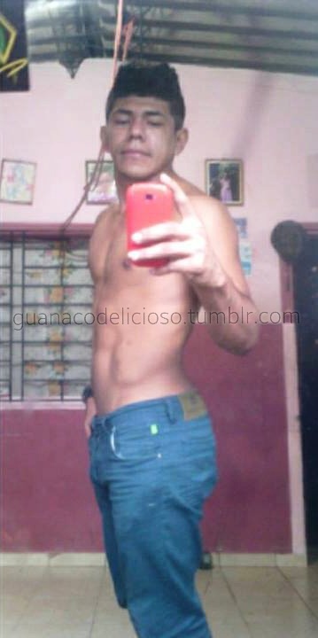 Porn guanacodelicioso:  Erick un lindo bailarín photos