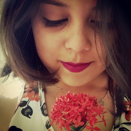 vidrosfechados:  “Não corra atrás das borboletas; plante uma flor em seu jardim e todas as borboletas virão até ela.”