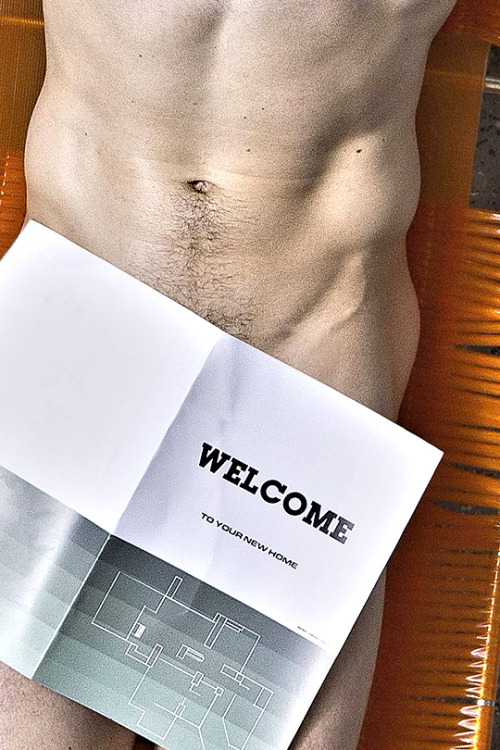 twhiddleston-pics:High-Rise (2015)
