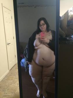 chubby-bunnies:  age 24, size 28ish when