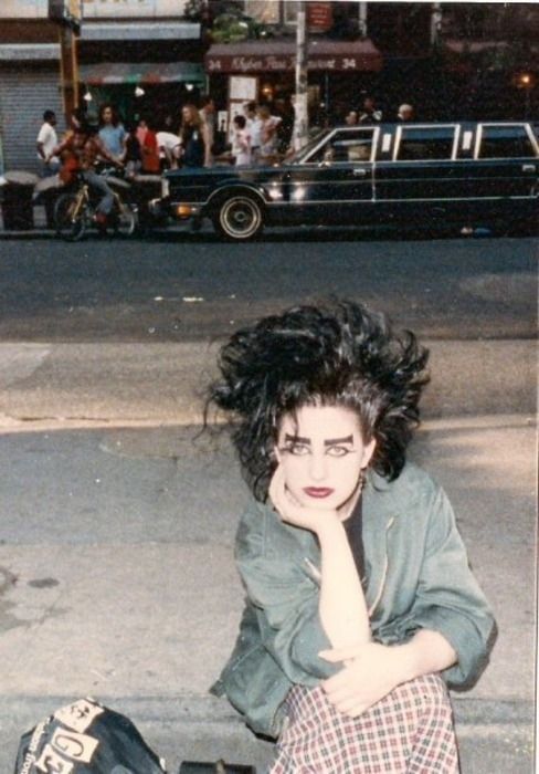 bloodundroses:acollectionoffreespirits:Throwback Thursday: 80’s GothYes!