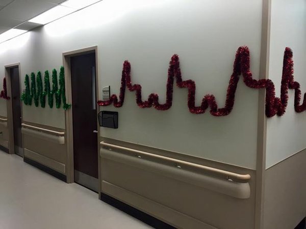 thewightknight:  Hospital holiday decorating (x) 