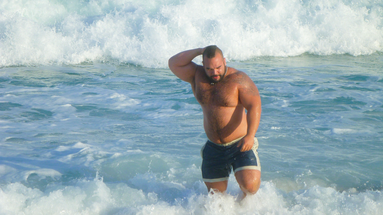 carnenchiladas:  After Master pushed me into the sand and made out, I had to go into